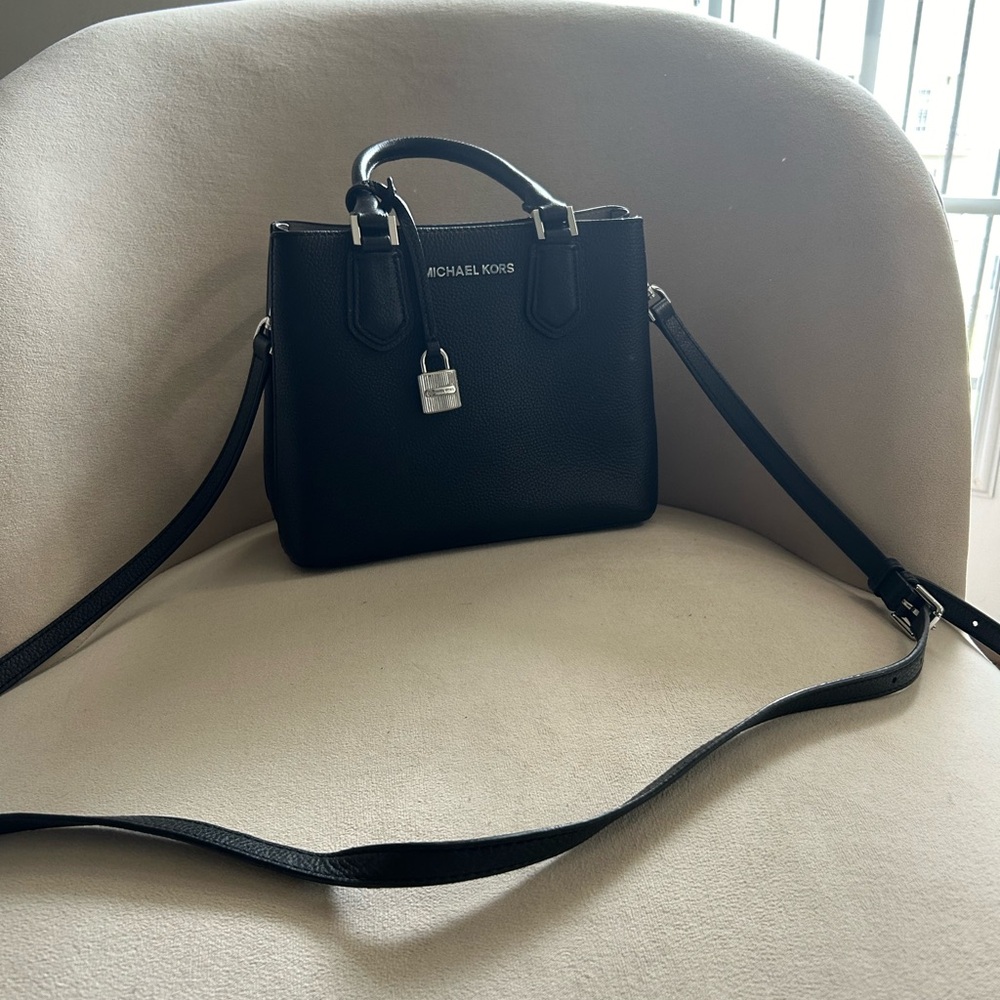 Michael Kors Purse (Black)